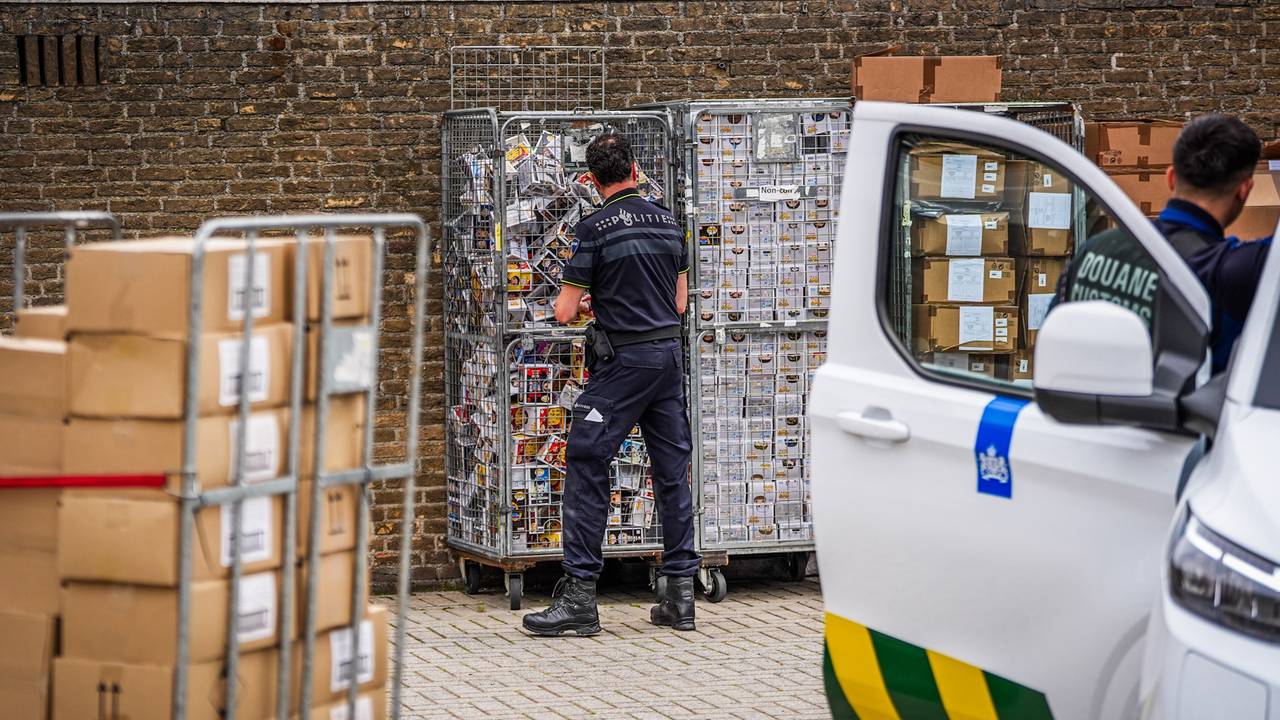 Duizenden gestolen spullen gevonden in loods in Eindhoven (foto: SQ Vision).