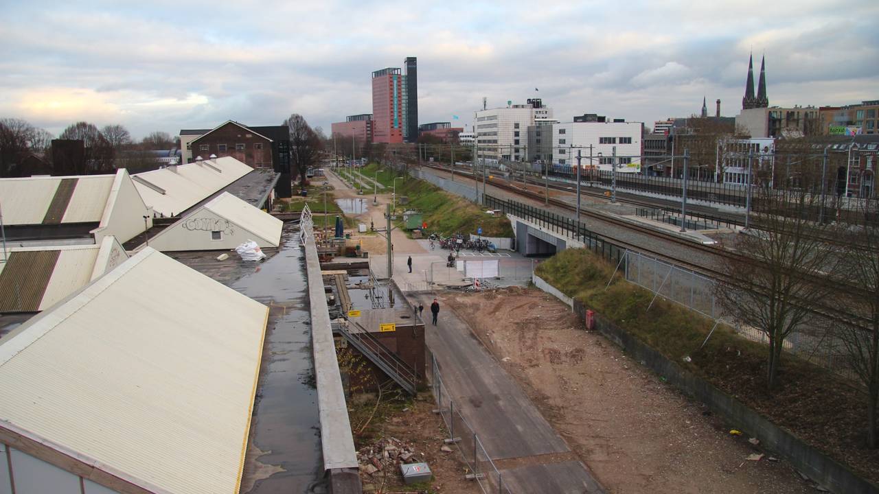 Het gebied langs het spoor in 2019 (foto: Frans de Kok / Regionaal Archief Tilburg).