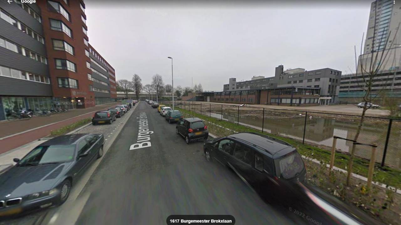 De kruising tussen de Gasthuisring en Burgemeester Broxlaan in Tilburg in 2009 (foto: Google Maps).