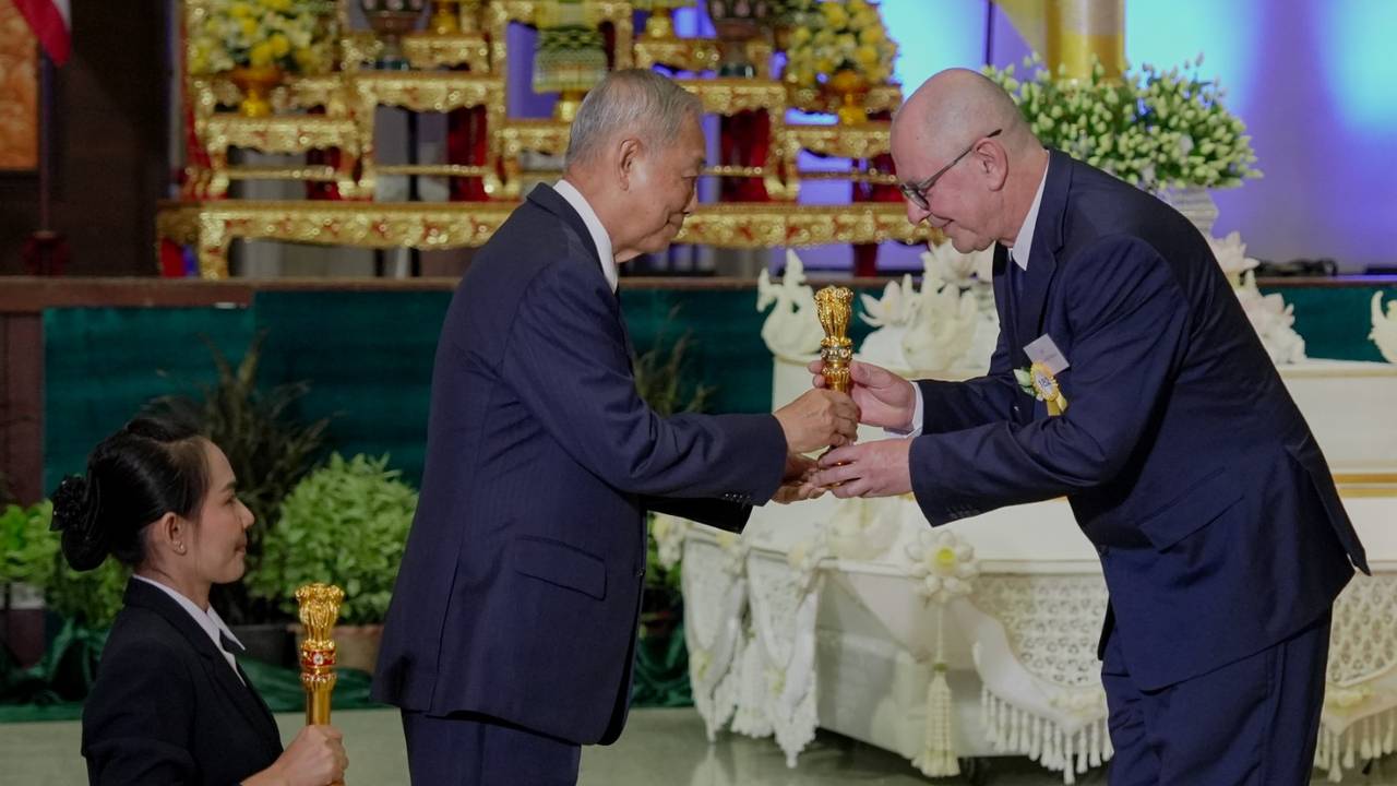 Toine van Beek krijgt een hoge onderscheiding in Thailand (foto: eigen foto)