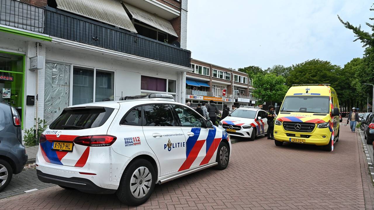 Man neergeschoten op terras van frietzaak (foto: Persbureau Heitink).