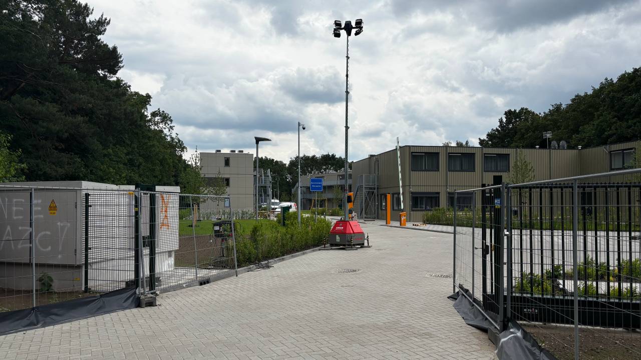 Het azc in Nuenen is bijna klaar (Foto: Alice van der Plas)