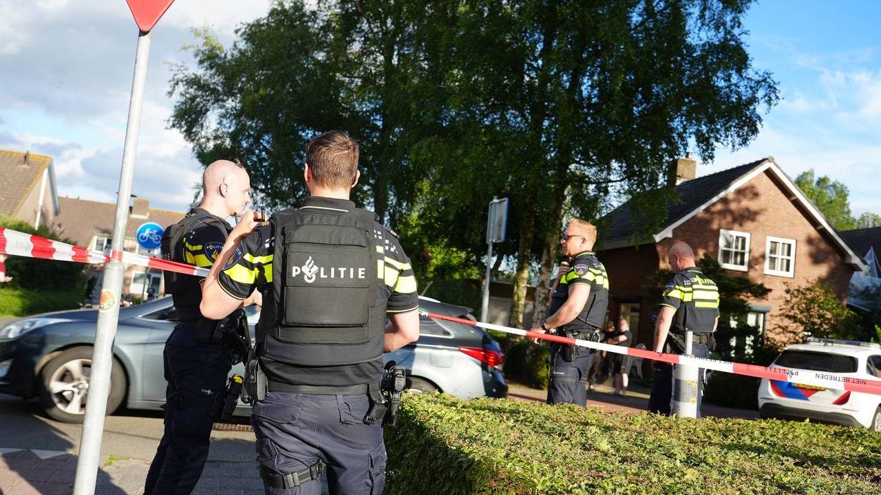 Dongen liep vol met agenten die op zoek waren naar verdachten van mogelijke schietpartij (foto: Jeroen Stuve / Persbureau Heitink). 