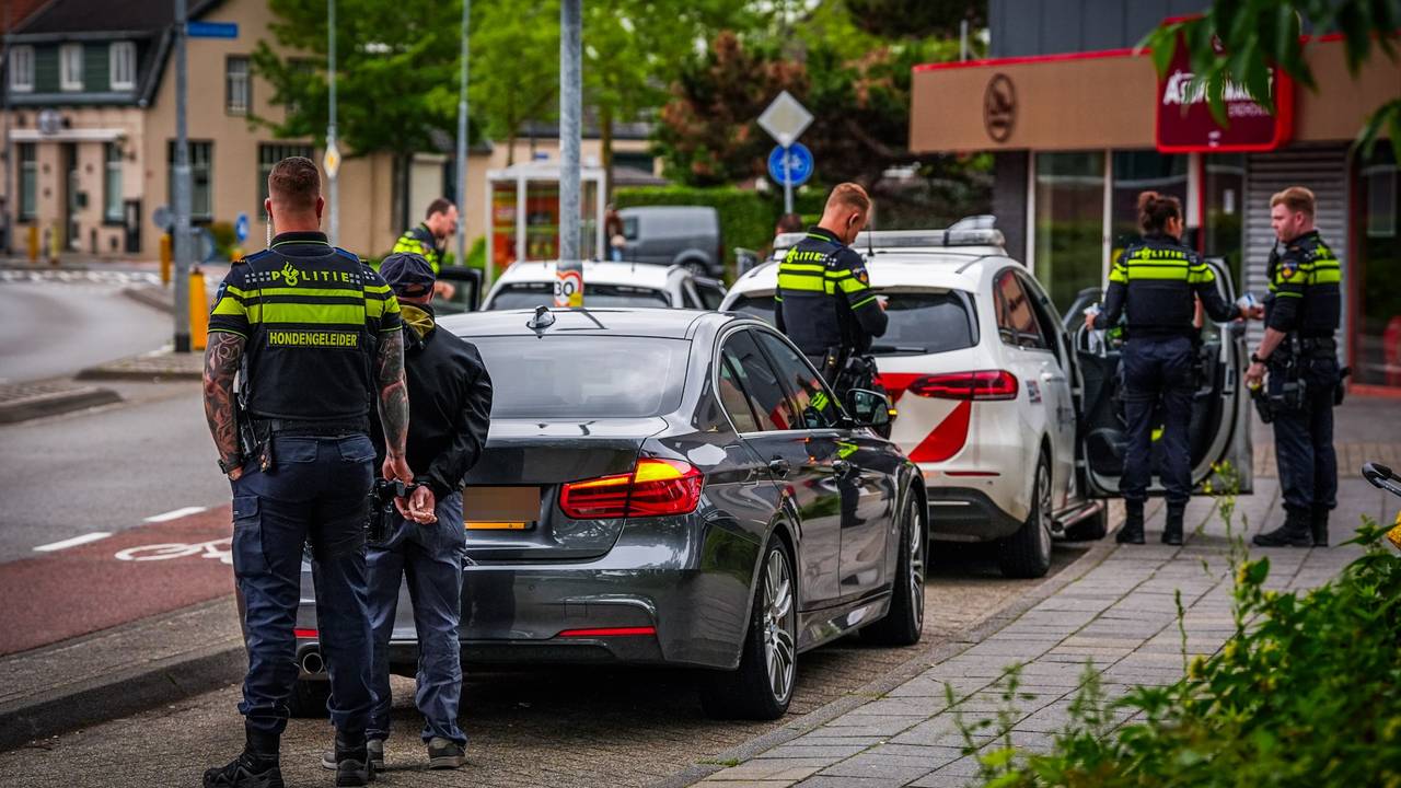 Politieheli boven Eindhoven tijdens jacht op gestolen BMW