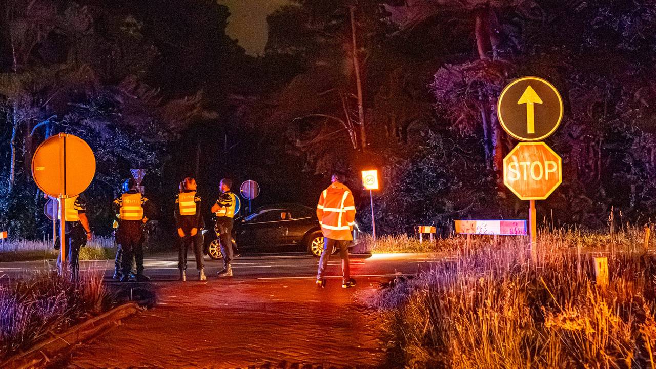 De aanrijding vond plaats op de oversteekplaats bij de Vlierdense Bosdijk in Helmond (foto: Harrie Grijseels/Persbureau Heitink).