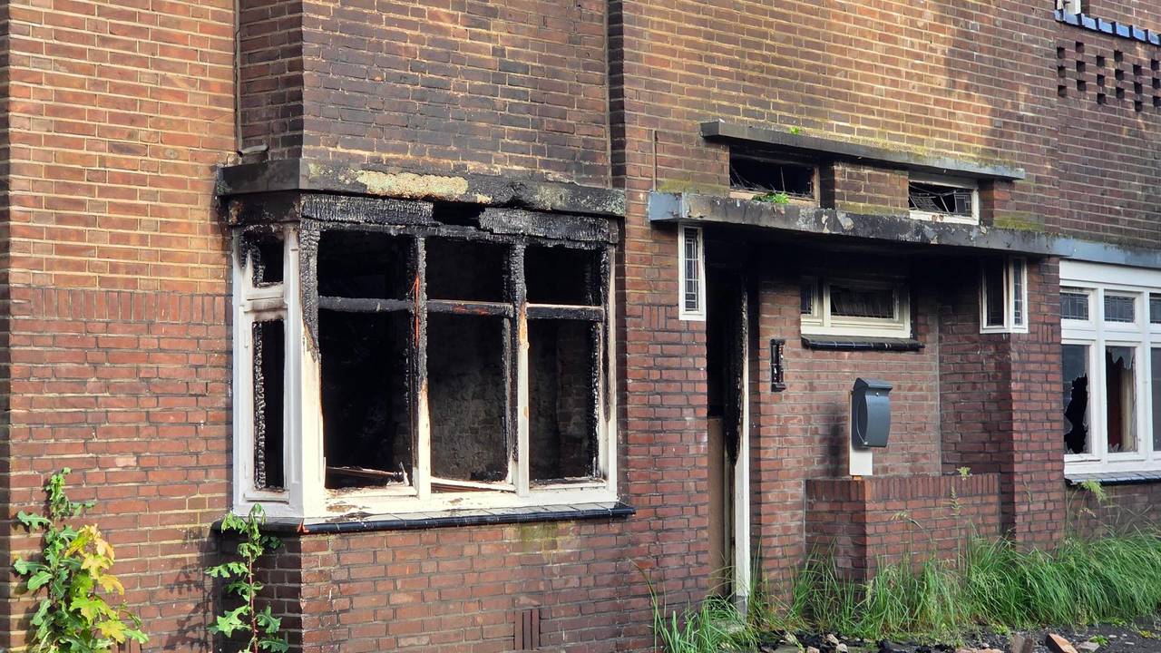 Woning in Rijen die is afgebrand (foto: Noel van Hooft).