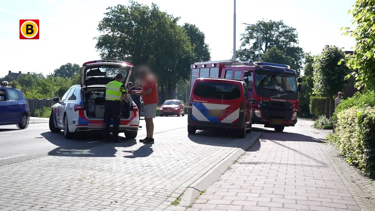 Canta en auto botsen op elkaar