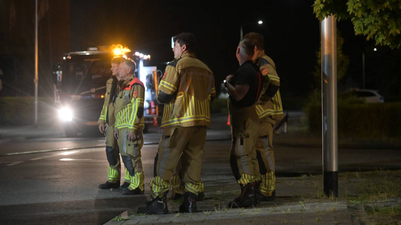 Brand in bedrijfspand in Etten-Leur, medewerkers geëvacueerd (foto: Perry Roovers / Persbureau Heitink).
