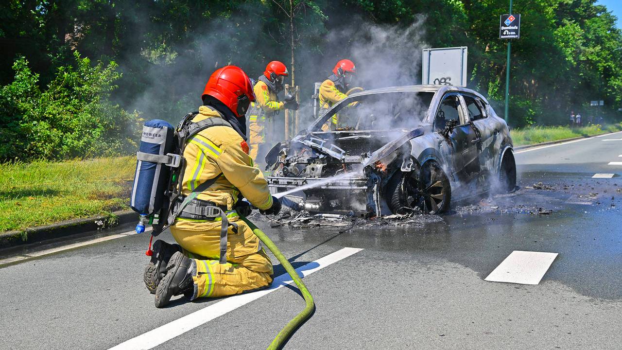 Spontane autobrand (foto: Rico Vogels / Persbureau Heitink).