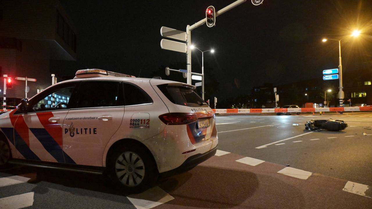 De aanrijding vond plaats op de kruising van de Tramsingel met de Lunetstraat in Breda (foto: Perry Roovers/Persbureau Heitink).