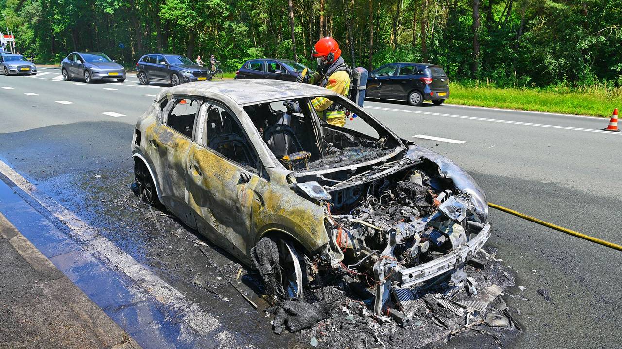 Spontane autobrand (foto: Rico Vogels / Persbureau Heitink).