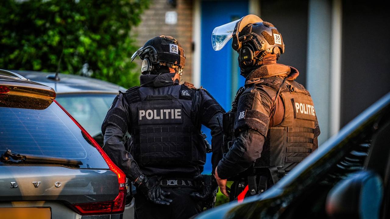 Een van de invallen vond plaats aan de Spica in Veldhoven (foto: SQ Vision).