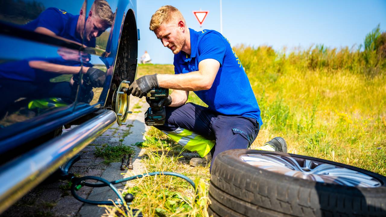De wegenwacht heeft het drukker dan normaal door pechgevallen die te maken hebben met de hitte (foto: ANP 2025/Josh Walet). 