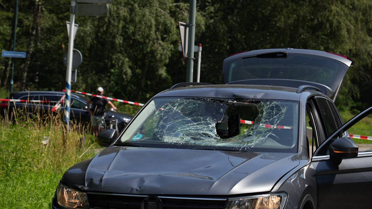 Fietser zwaargewond na botsing met auto op oversteekplaats in Moergestel