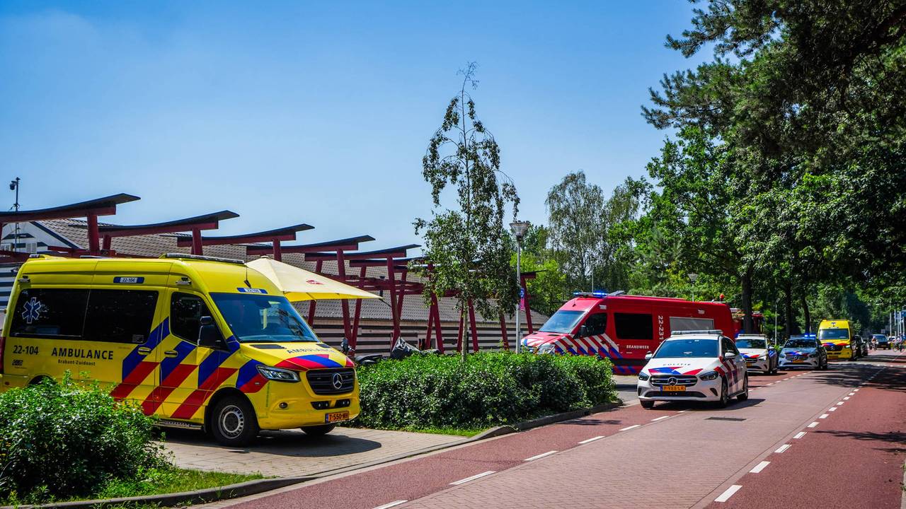 Drenkeling uit recreatieplas Eindhoven gehaald, hulpverleners raken onwel