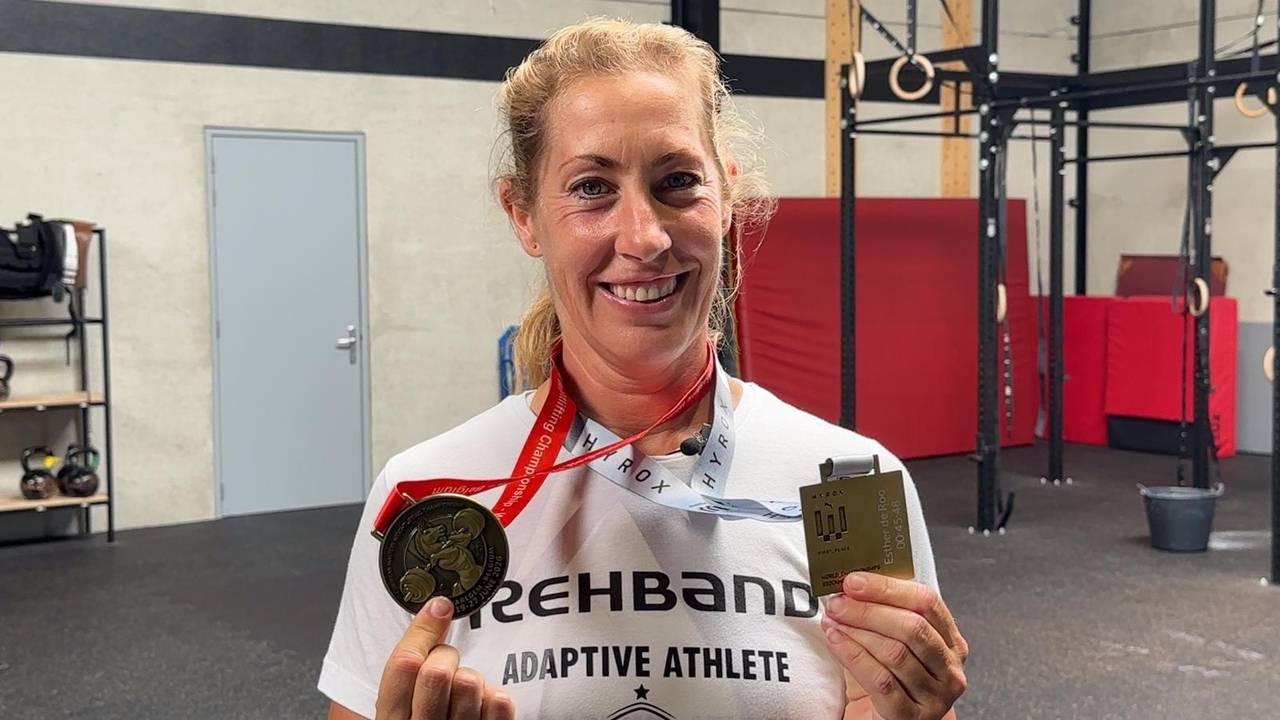 Esther sport om te overleven en draait mee in de wereldtop van drie sporten