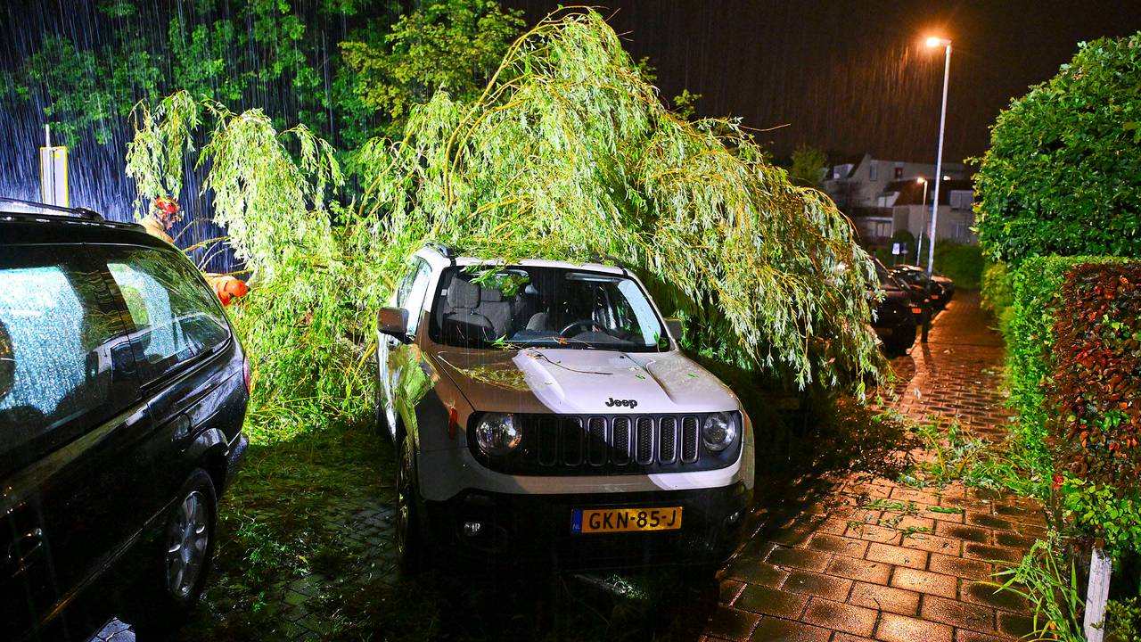 In Valkenswaard is veel schade door de hevige buien. Foto: Persbureau Heitink
