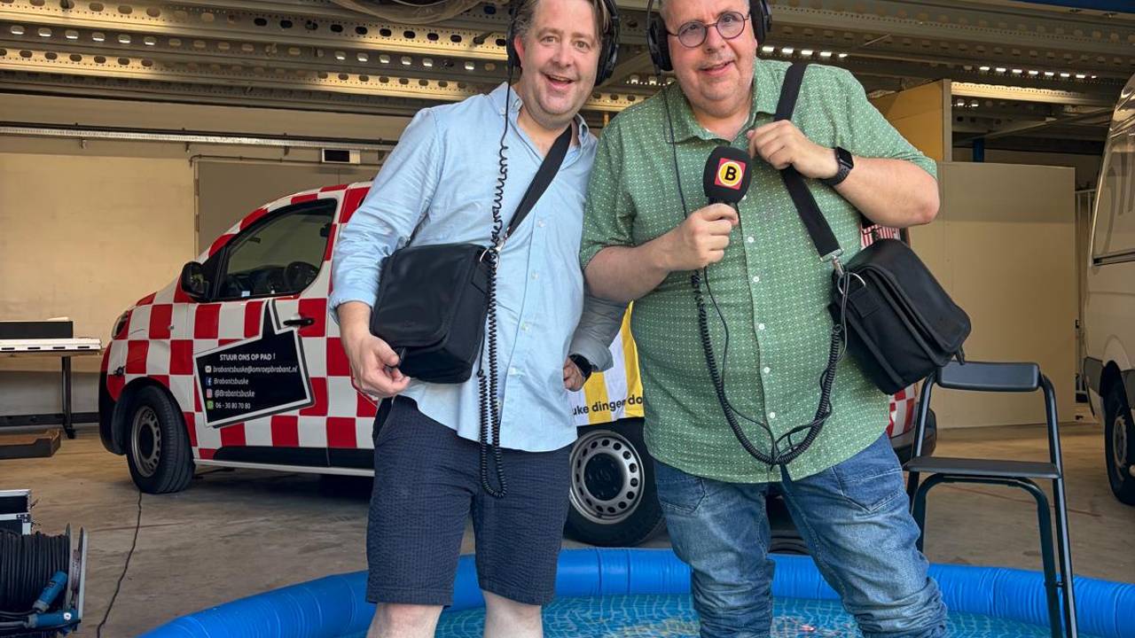 Piepende Bandenshow van Omroep Brabant vanuit een zwembad