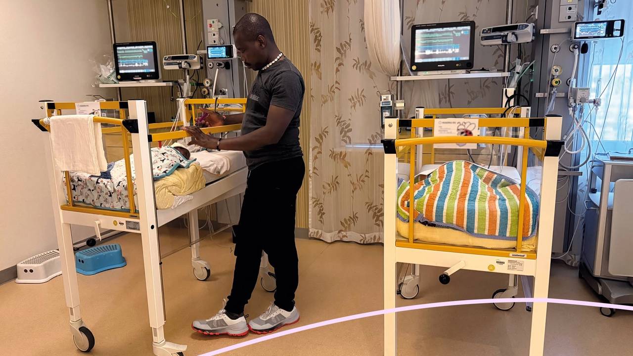 De broertjes liggen twee aan twee op twee kamers (foto: Máxima MC).