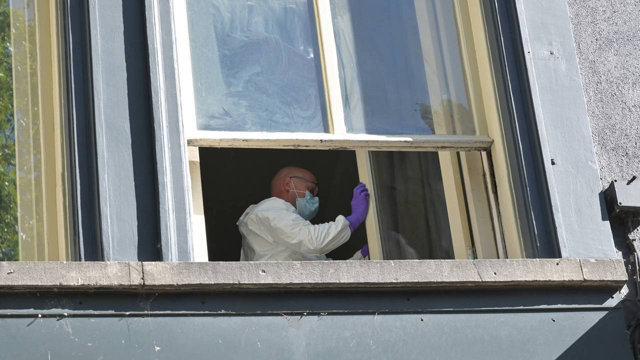 De politie doet onderzoek (foto: Perry Roovers/Persbureau Heitink).
