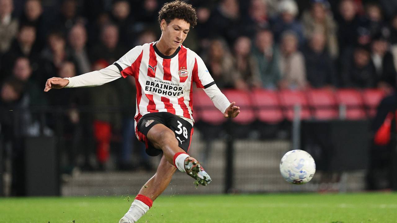 Fabian Merién tijdens de bekerwedstrijd tussen PSV en GVVV eind vorig jaar (foto: ANP).