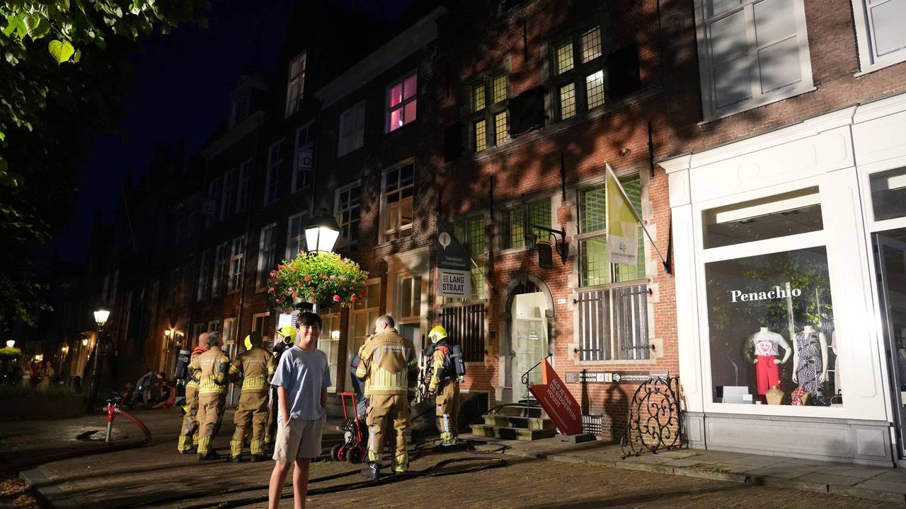 Groot alarm na rook en brandlucht in Museum De Roos