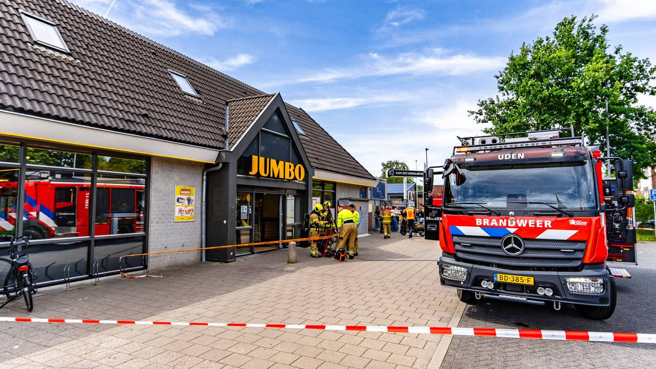 Lekkende koeling bij Jumbo in Uden, pand ontruimd