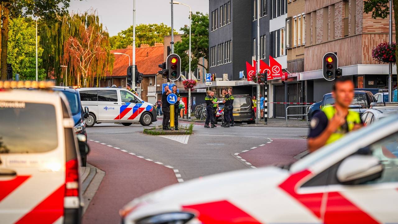 Mogelijk explosief gevonden bij flat: bewoners moeten hun huis uit (foto: Persbureau Heitink).