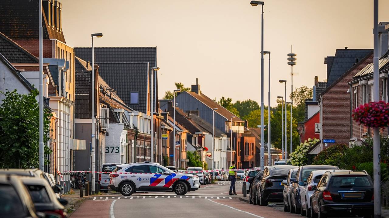 Mogelijk explosief gevonden bij flat: bewoners moeten hun huis uit (foto: Persbureau Heitink).