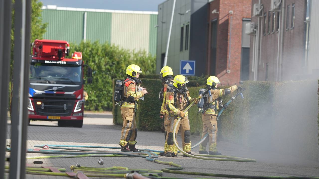 Brand op een industieterrein in Made (foto: Jeroen Stuve/Persbureau Heitink).