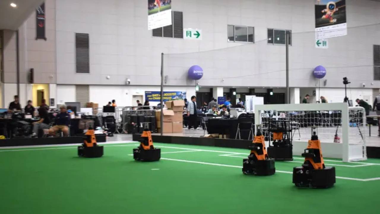 De rijdende robots van TU/e (foto: Tech United).