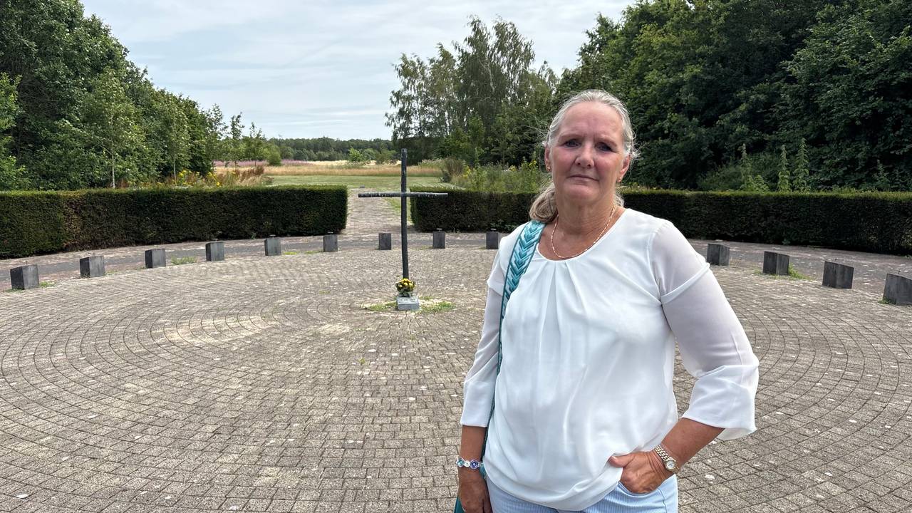 Carla na 30 jaar weer op plek waar ze slachtoffers Herculesramp verzorgde