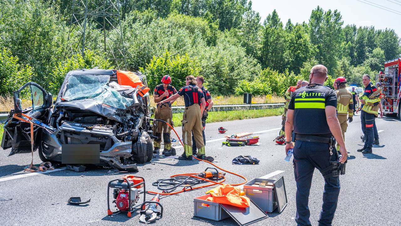 Meerdere ongelukken op A17, snelweg kort afgesloten