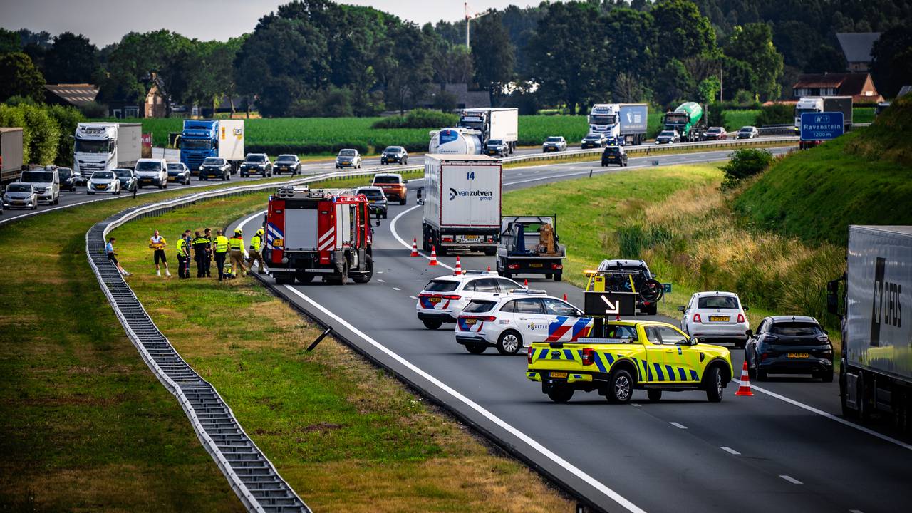 Flinke vertraging op A50 door botsing met meerdere voertuigen bij Herpen