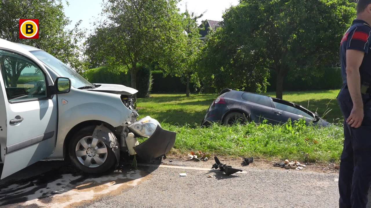 Zwaar ongeluk in Werkendam: auto belandt in sloot, traumaheli opgeroepen