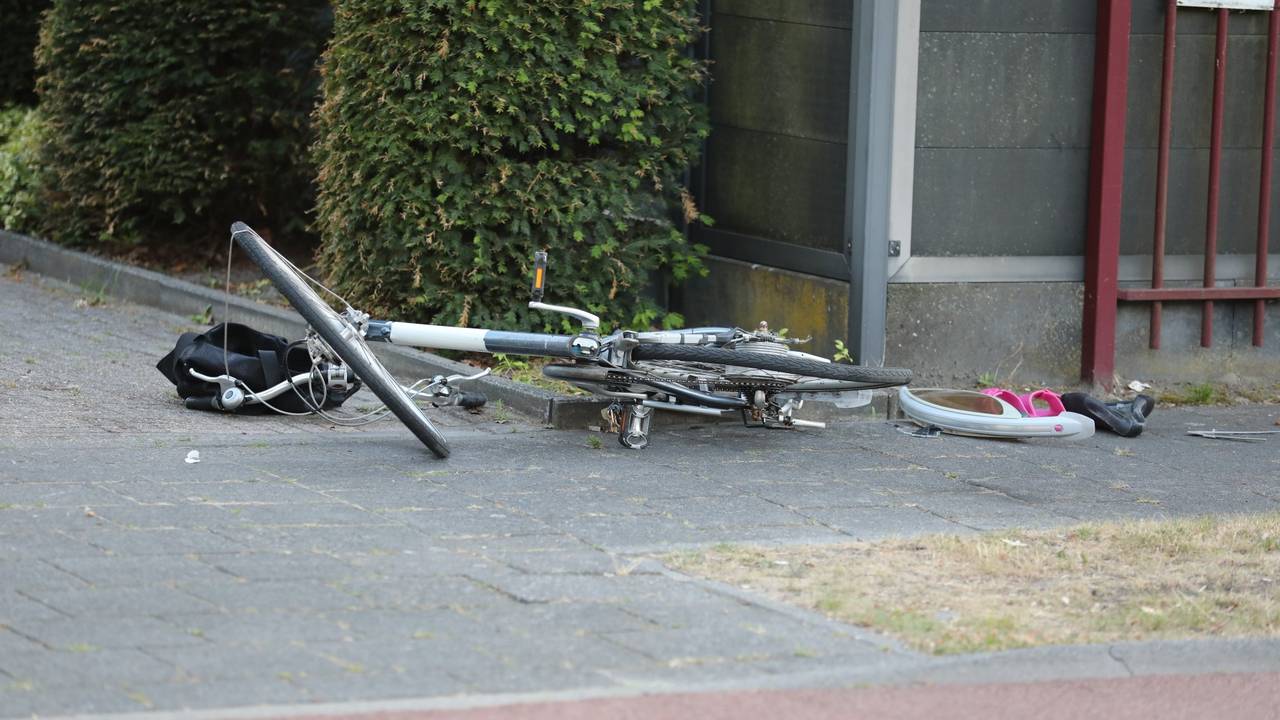 Fietser zwaargewond na aanrijding in Bergen op Zoom