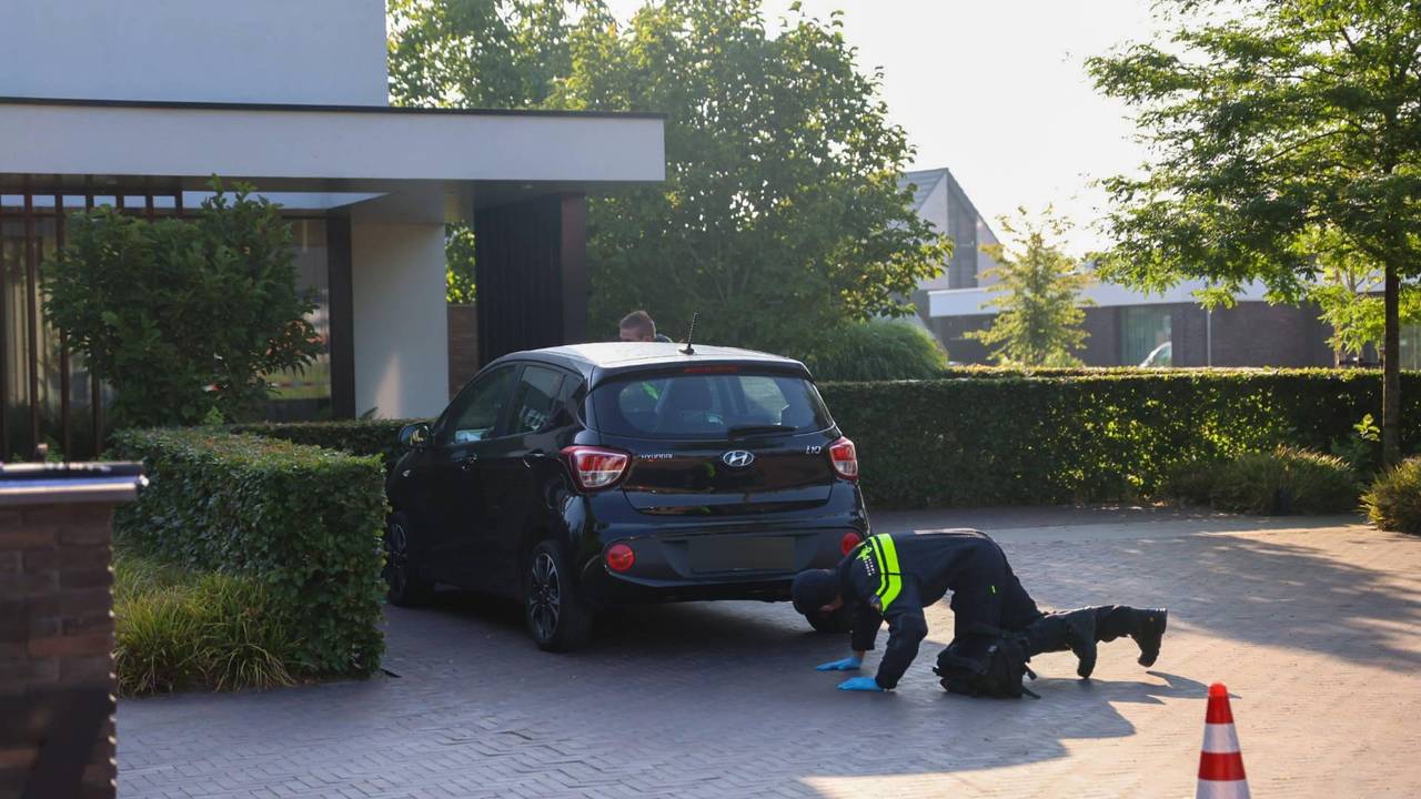 Onderzoek naar wat er gebeurd is aan de Bergstraat in Boekel (foto: Addy Smits/Persbureau Heitink).