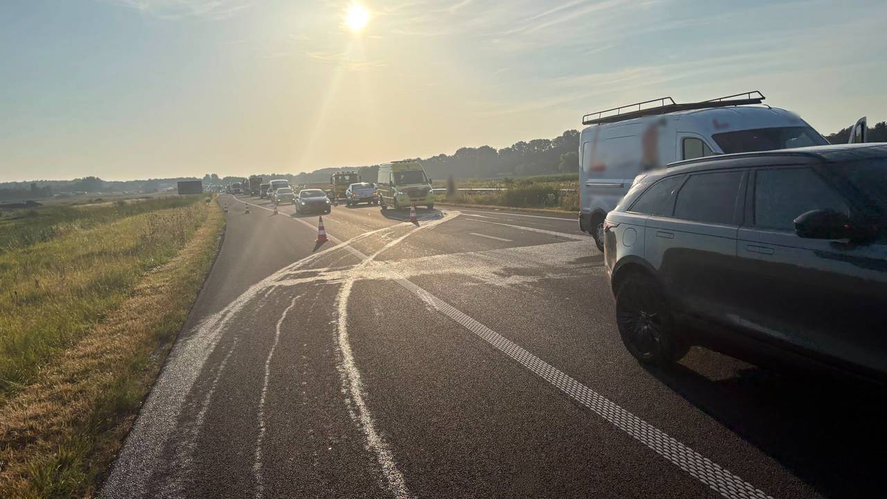 Meerdere auto's betrokken bij een ongeluk op de A4 (foto: Rijkswaterstaat Verkeersinformatie).