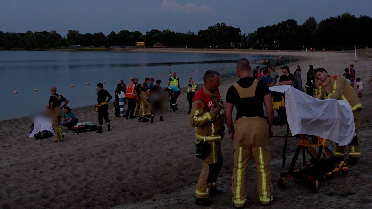 Twee meiden schieten te hulp en halen man uit recreatieplas in Helmond