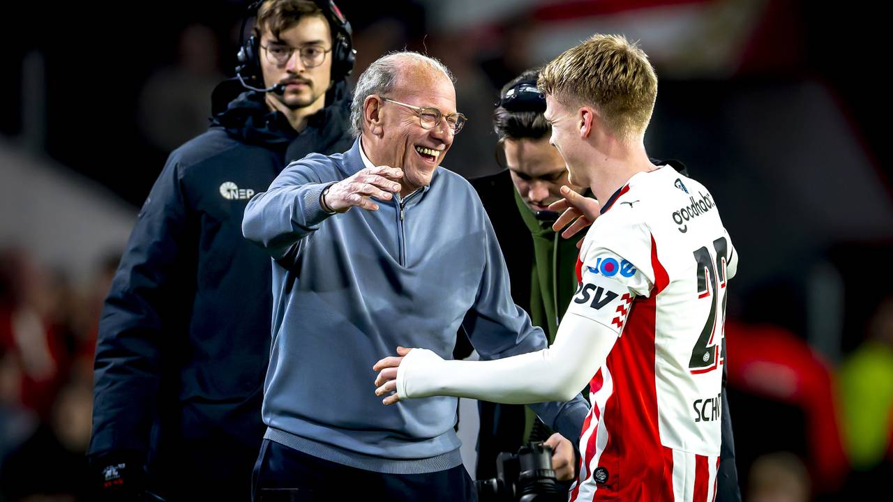 Mart van den Heuvel denkt nog niet aan stoppen bij PSV (foto: ANP)