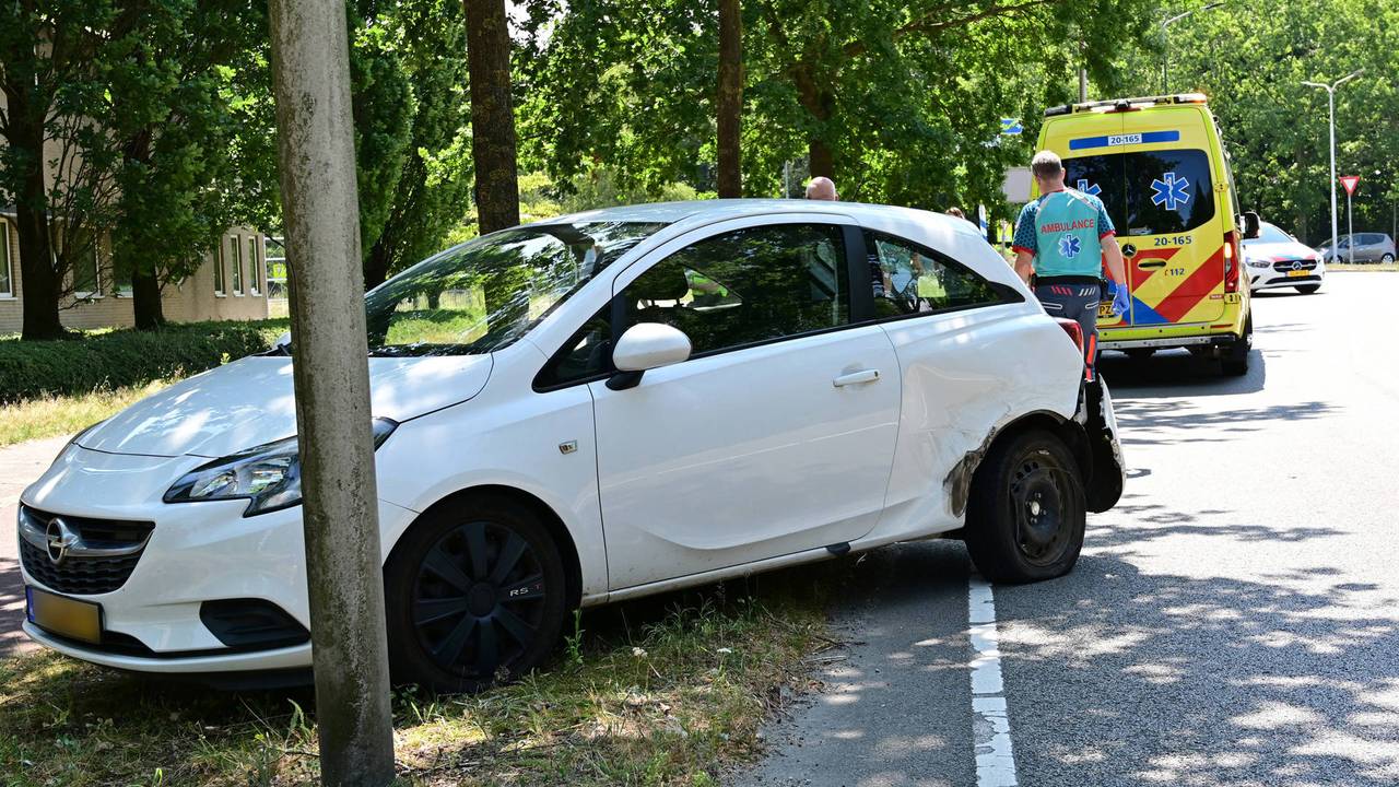 Auto's botsen op elkaar in Etten-Leur