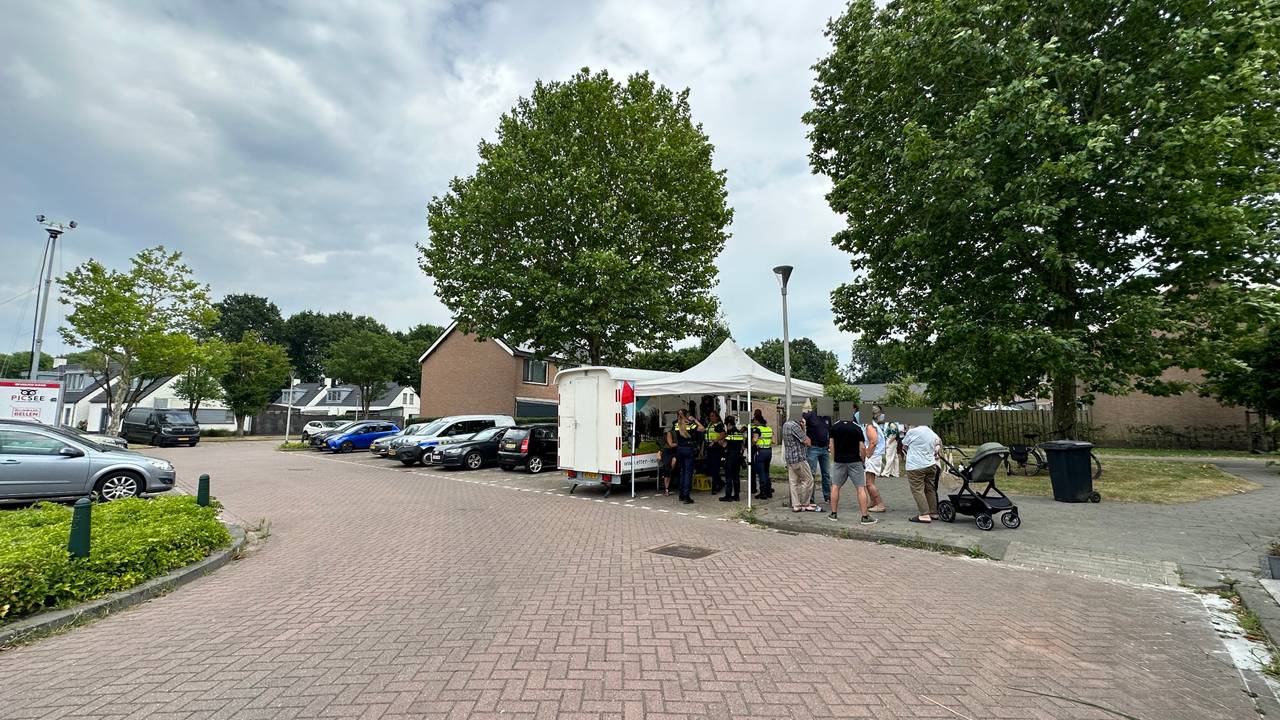 Extra toezicht rondom Orgelhof Etten-leur (foto: Floortje Steigenga).