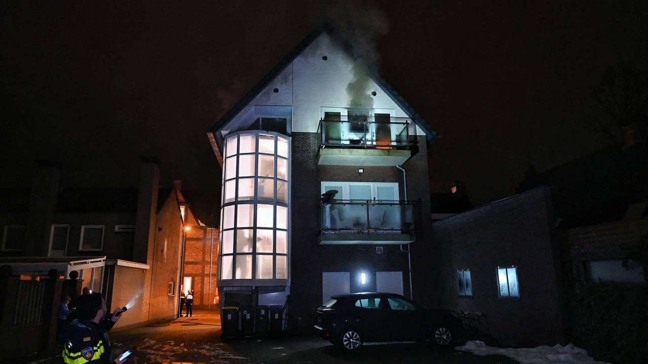 Huis brandt uit, bewoner opgepakt: 'Kat in het nauw maakt rare sprongen'