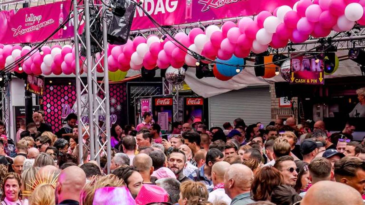 Roze Maandag op de Tilburgse Kermis (foto: Eye4Images/Jack Brekelmans)