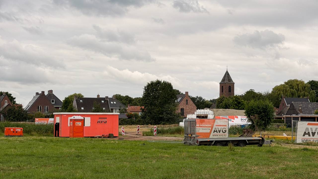 Twee bommen uit Tweede Wereldoorlog geruimd in Genderen (foto: gemeente Altena).