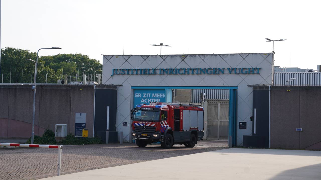 Gevangene steekt cel in brand in PI Vught