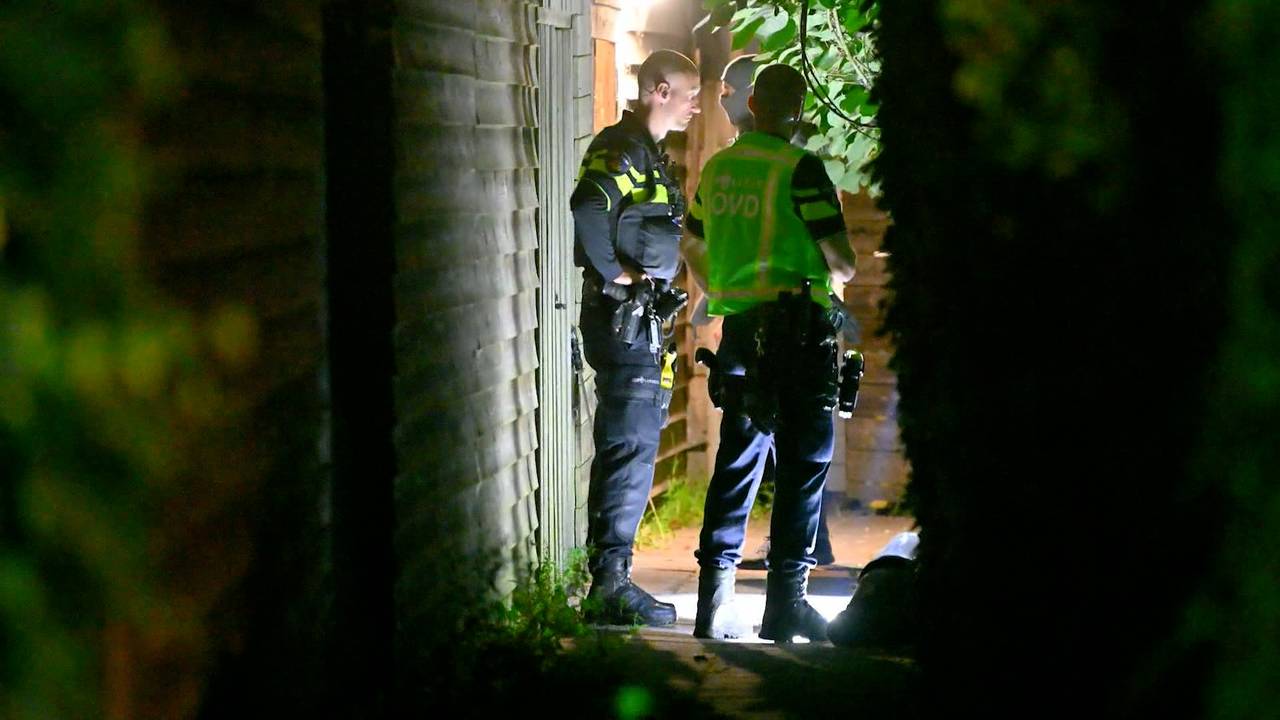 Arrestatieteam houdt man met zwaard aan in huis in Veldhoven