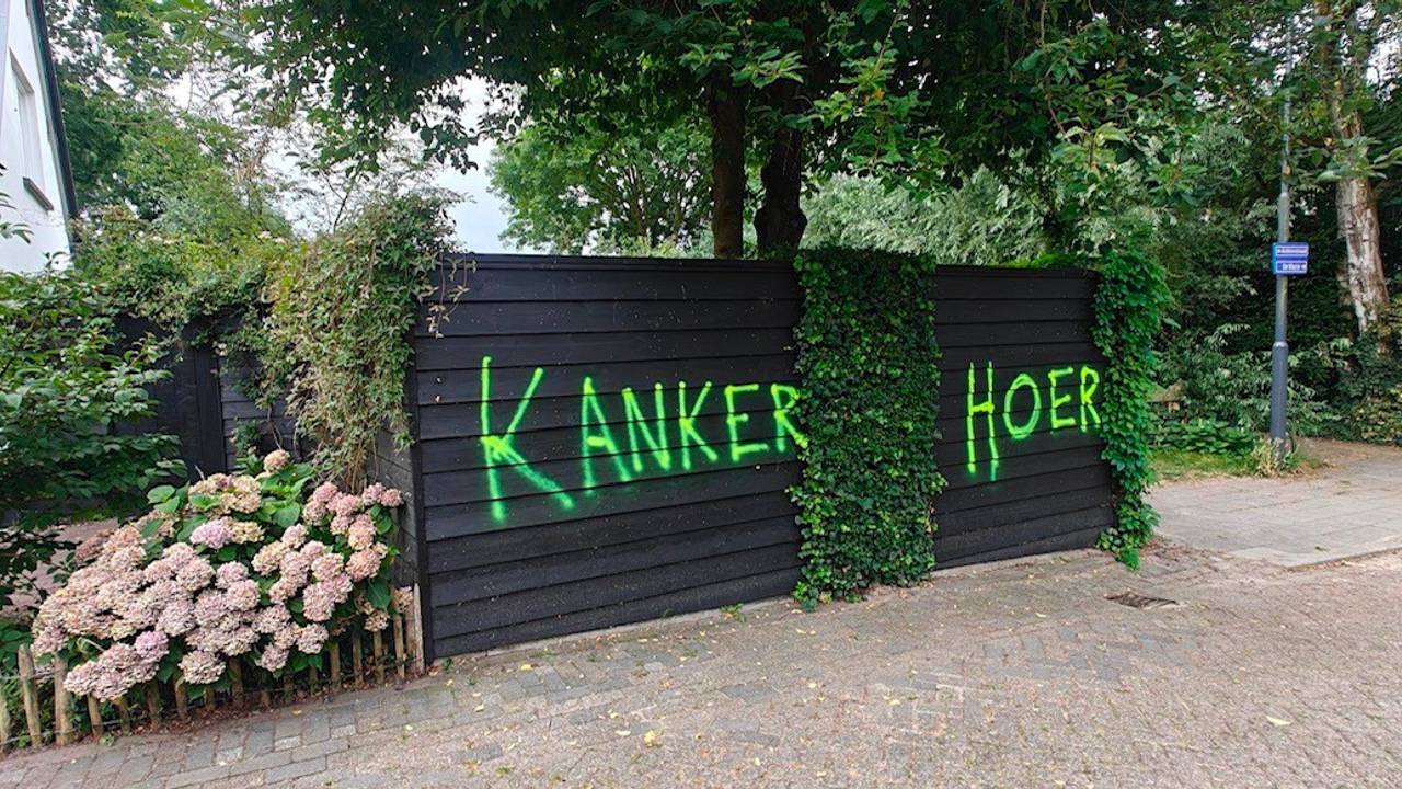 Shock bij bewoners over bekladdingen: 'Je blijft van elkaars spullen af!'