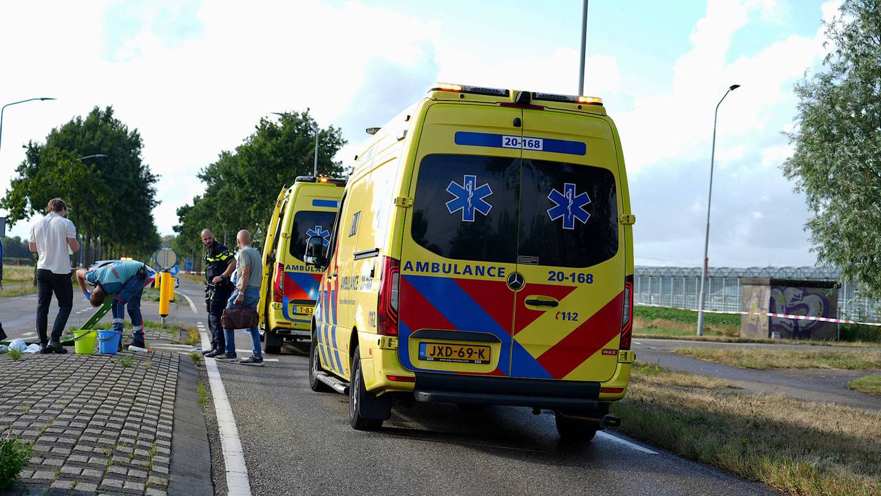 Man raakt zwaargewond na val van elektrische step op beruchte weg in Made (foto: Jeroen Stuve / Persbureau Heitink). 
