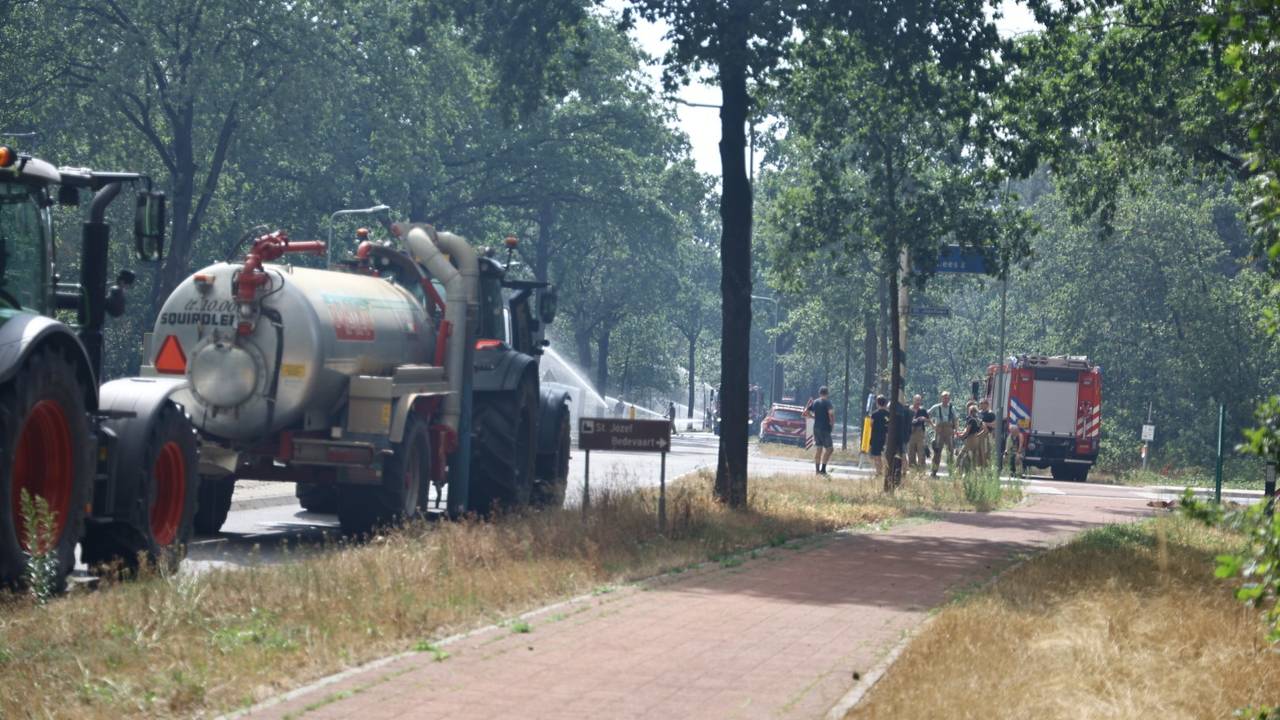 Grote bosbrand in Limburg is te ruiken in het Land van Cuijk (foto: SK-Media / Persbureau Heitink).